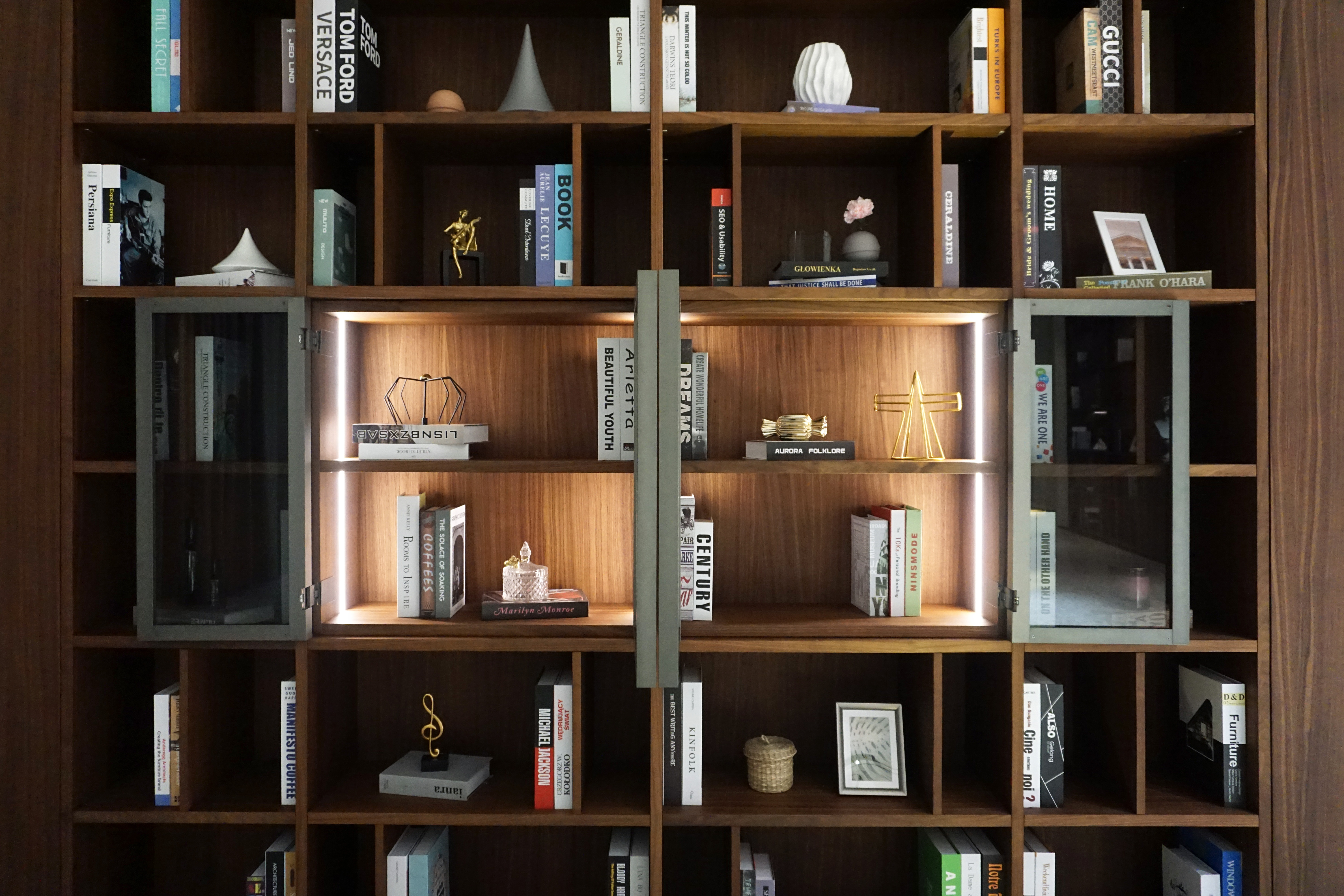 Display Cabinet: Turn Collections into Art—Elevate Your Space with Curated Charm